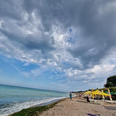 Dms Family House Hostel