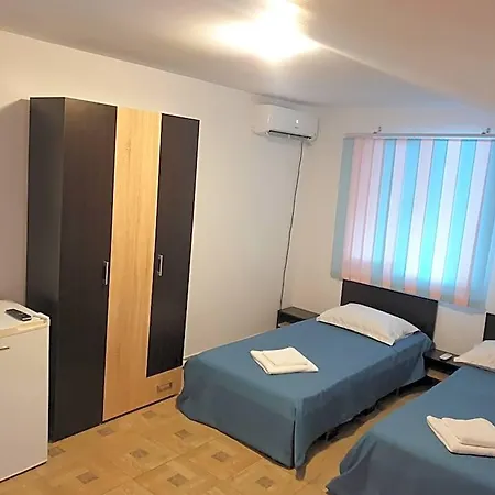 Dms Family House Hostel *