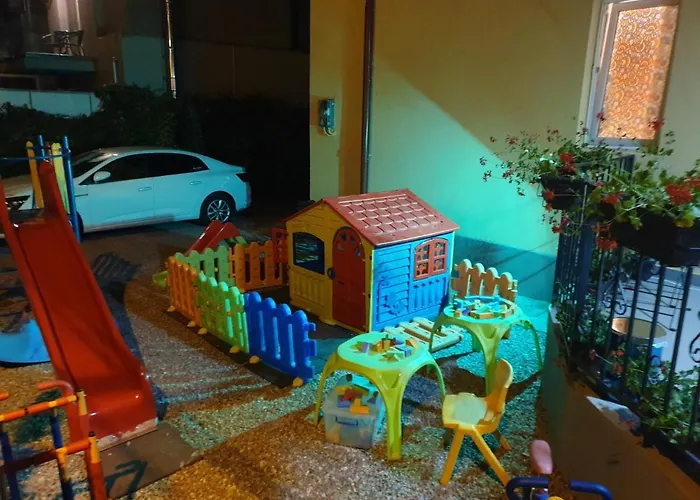 Dms Family House Hostel